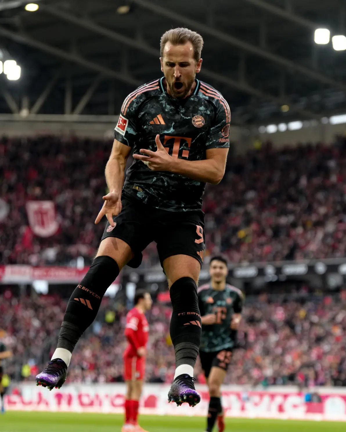 包含弗赖堡德甲征程:实力出众,展现强大实力的词条 包含弗赖堡德甲征程:实力出众,展现强大实力的词条