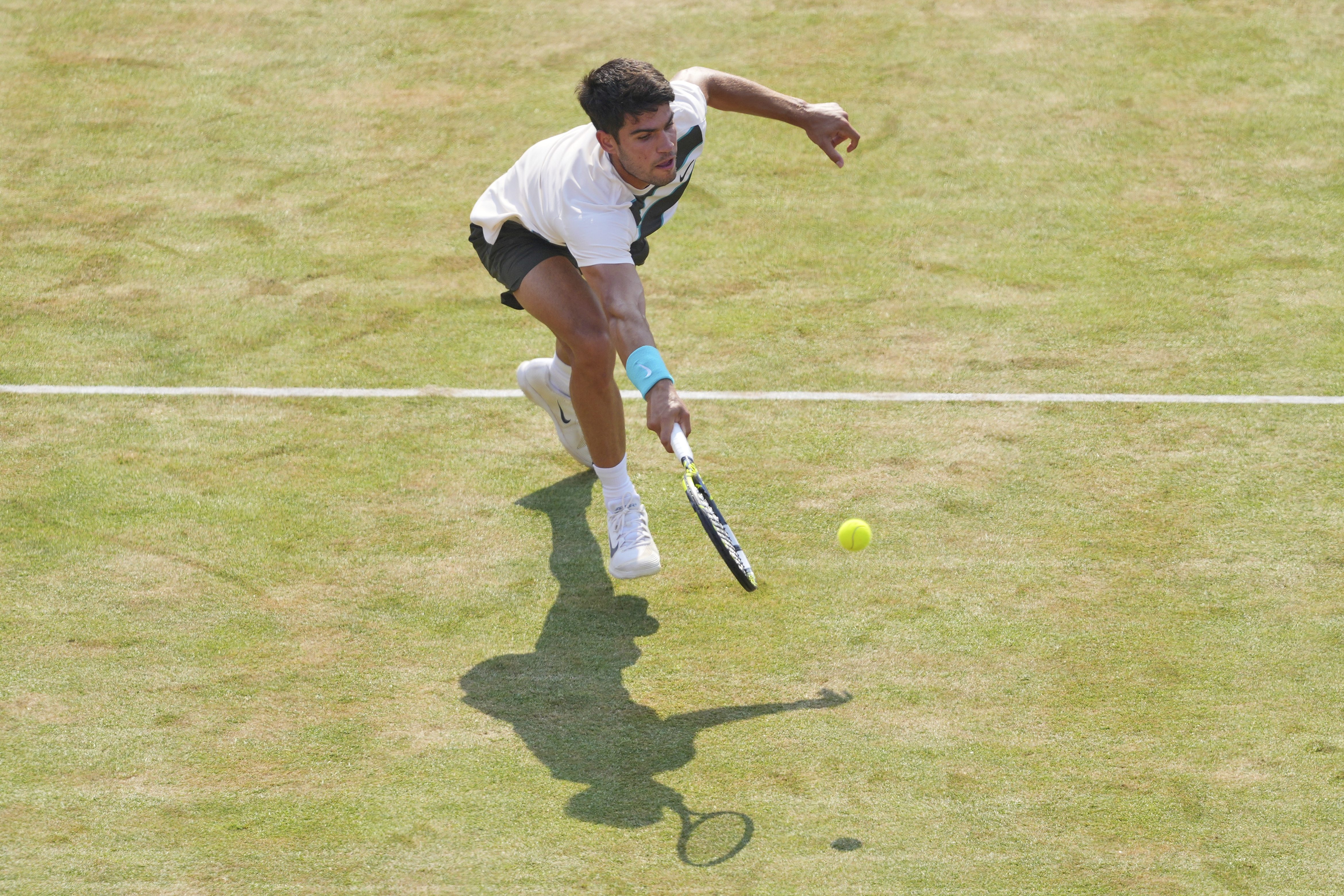 英国网球队险胜日本网球队，阿尔卡拉斯统治全场的简单介绍